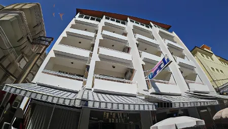 Ozsoy Hotel Отели рядом с достопримечательностью «LLUM»