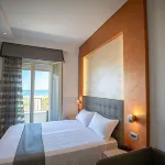 Hotel Gabbiano Отели рядом с достопримечательностью «Монументальное кладбище Римини»