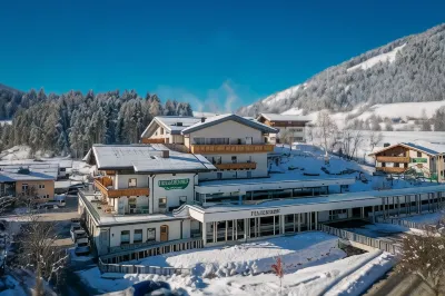 Familienhotel Felsenhof Hotels in der Nähe von Skiverleih Achter Jet