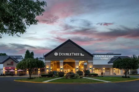 DoubleTree Suites by Hilton Mt. Laurel Отели рядом с достопримечательностью «Фунплекс»