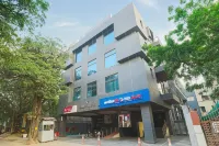 호텔 블루 스톤 - 네루 플레이스 로터스 사원 주변 호텔