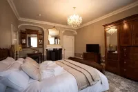 East Walls Hotel Hotel dekat Chichester Cathedral