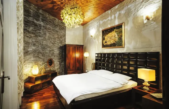 託倫麪包與紅酒公寓酒店