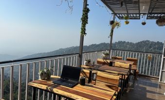 Lord Krishna Boutique Stay