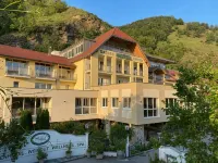 Gartenhotel & Weingut Pfeffel Dürnstein Hotels near Durnstein Castle