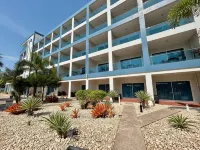 GrandBlue Resort & Beachclub