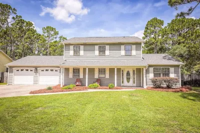 Awesome Pool, Hot Tub & Amazing Arcade! No cleaning fee! 4 BD Paradise Hotels near Airlie Gardens