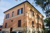 LaMì Room & Apartment Hotels in Toscanella