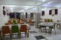 Hotel Bodh Vilas - servizio colazione
