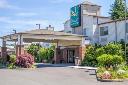 Quality Inn & Suites Longview Kelso Отели рядом с достопримечательностью «The Rutherglen Mansion»
