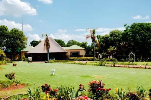 Avela Lodge - parking