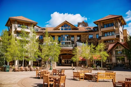 Fairmont Heritage Place, Franz Klammer Lodge