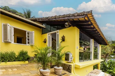 Casa Amarela Hotels near São Bernardino de Sena Convent