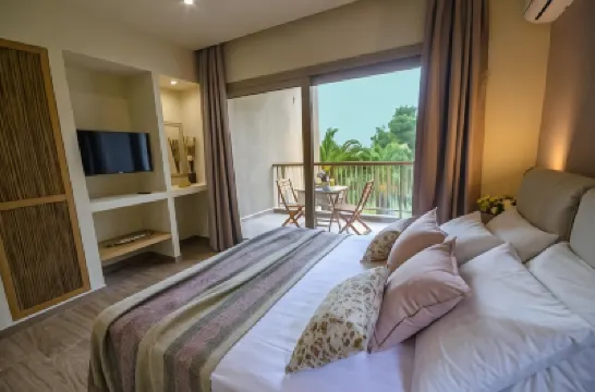 ฟอเรสต์ รีสอร์ต สวีทส์ สกีอาทอส โรงแรมใน