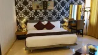 Crown Hotel Отели в г. 