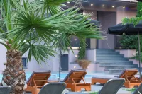 Hotel Yakinthos - مسبح