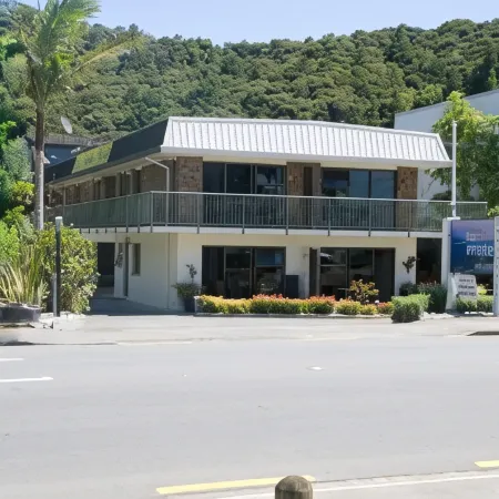 Bay Sands Seafront Studios