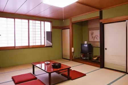 Seisenso Отели рядом с достопримечательностью «Nozawa Onsen Karasawa Ski Center»