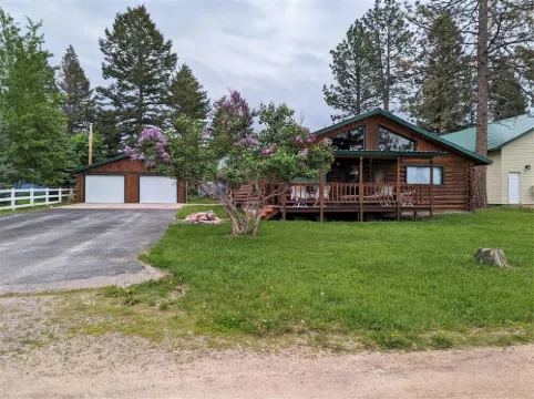 Comfortable Log Cabin w/AC ~ Downtown Seeley Lake!