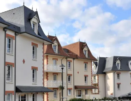 Les Villas du Spa Отели в г. Пленёф-Валь-Андре