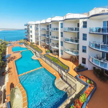 Watermark Resort Caloundra Отели рядом с достопримечательностью «Голден-Бич»