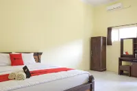 RedDoorz Syariah Near Balai Kota Probolinggo 2