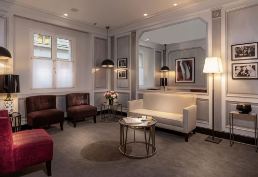 5. Hôtel El..