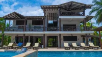 Coconuco Beach Palomino - Pools