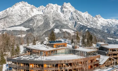 Holzhotel Forsthofalm