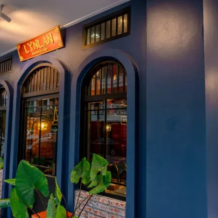Lynlan Hostel & Cafe