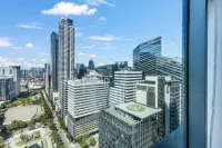 Tropical Oasis with the best unobstructed view of BGC + 100mbps wifi & Netflix