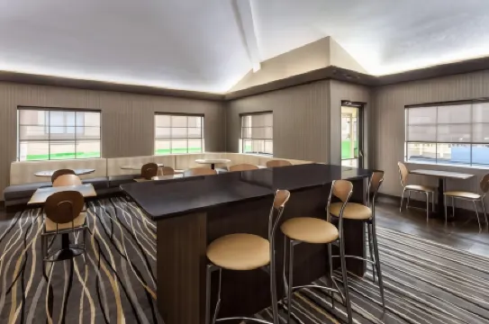 Super 8 by Wyndham Copley Akron