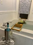 Spouter Inn Bed & Breakfast - 3-Star