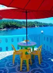 Puesta del Sol Beach Bungalows and Restobar