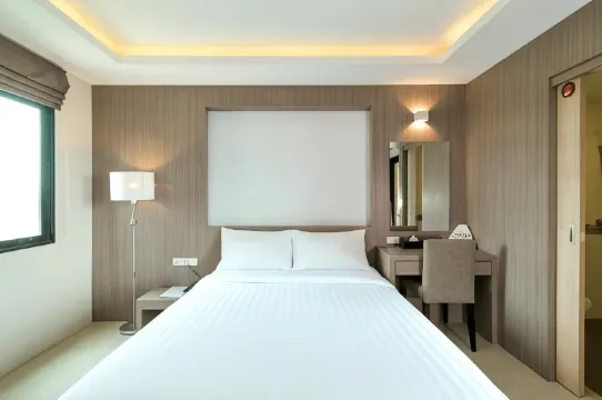 ห้องดีลักซ์ เตียงใหญ่ 1 เตียง