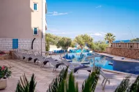 Hotel Sol - Ocean View