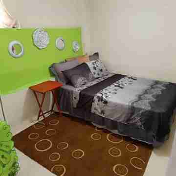 Cozy comfortable one bedroom apartment with all the comforts of home. Rooms