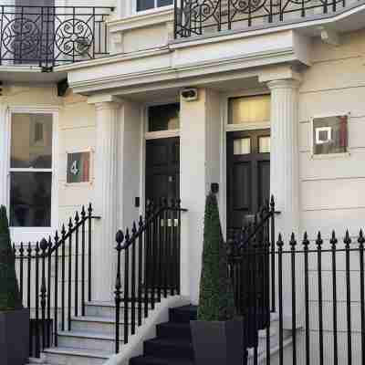 Square Townhouse Hotel Exterior