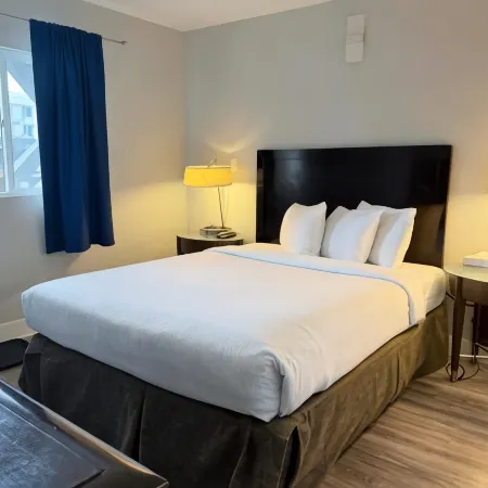 Departure Bay Motel