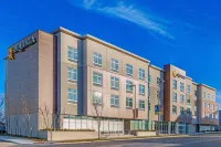 La Quinta Inn & Suites by Wyndham Kansas City Beacon Hill Hotels in 