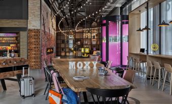 Moxy Bern Expo