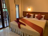 Rattana Guesthouse & Bungalow - Pensions