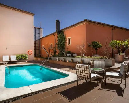 依贊特魯希略酒店 特魯希略酒店