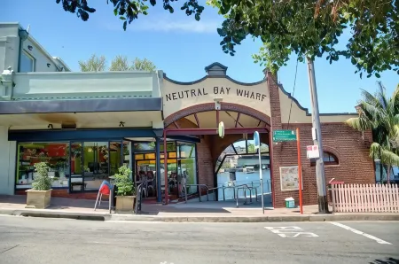 Neutral Bay Lodge Отели в г. Cammeray
