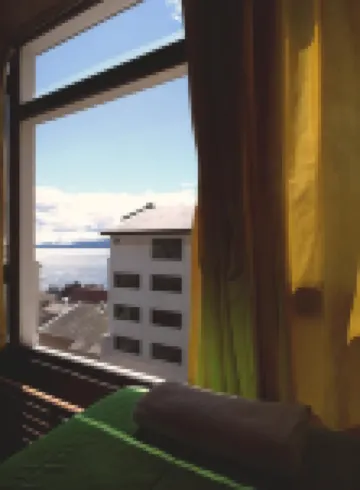 Moving Hostel Travel Bar