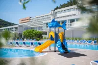 Hotel Hedera - Maslinica Hotels & Resorts - Beach