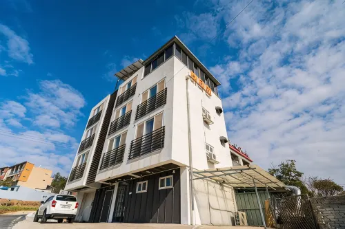 Sinan Vitamin Pension Hotels in Sinan-gun