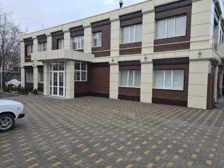 Gostinichnyij Kompleks Petrovskij Hotel Отели в г. Тихорецкий район