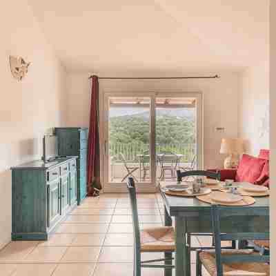 Elegant Residence 2 Bedroom with Sea View Extra Bed Available Others