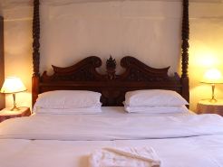 The Saracens Head Inn